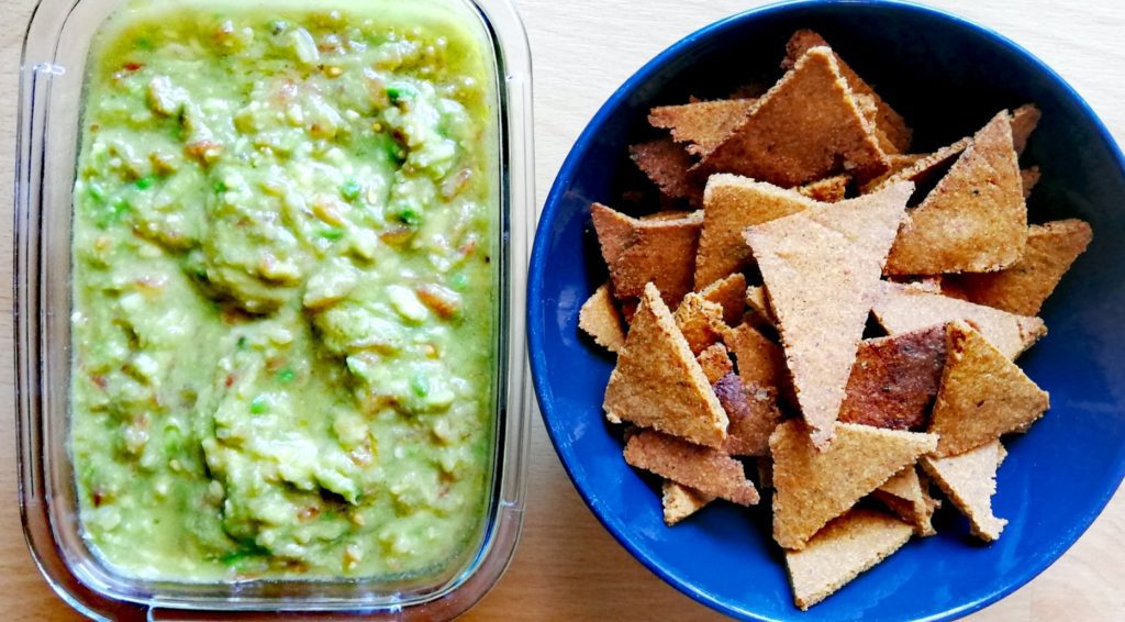 nachos con guacamole